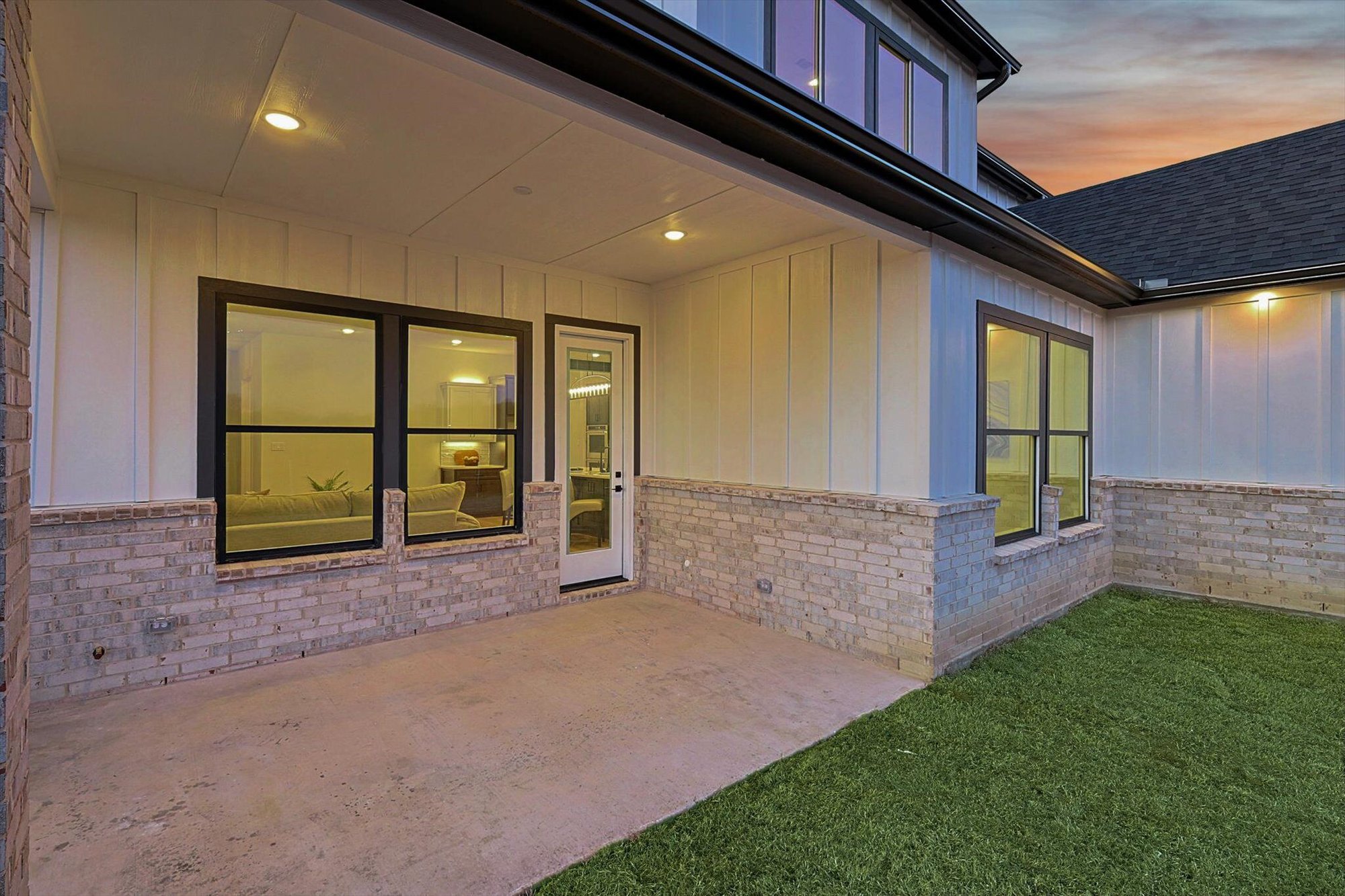 67-2710 Stonecrest Dr Twilight Final-9